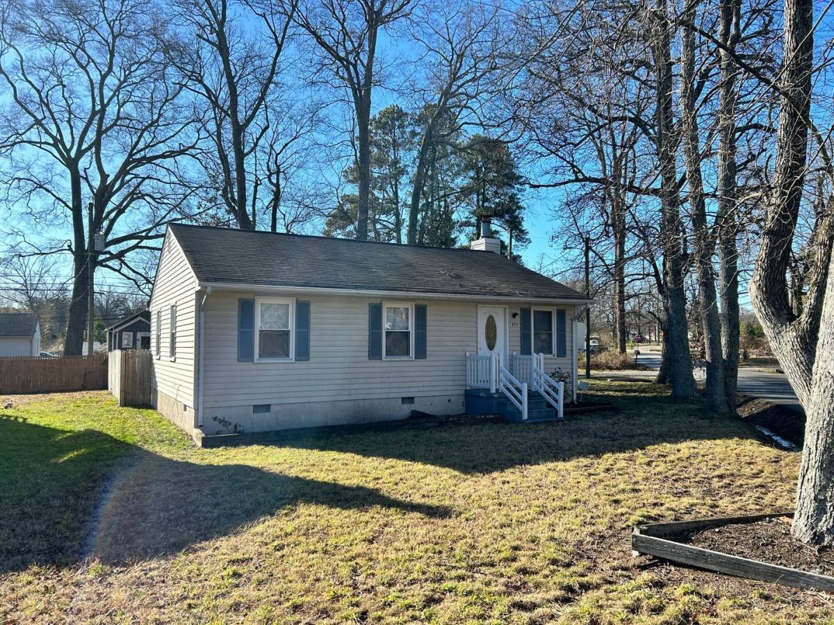 House for rent at 835 Winnetka Ave, Richmond, VA 23227