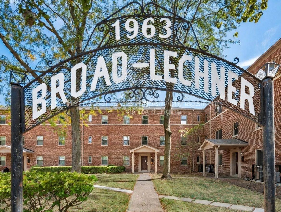 Apartment for rent at 1963 W Broad St #8, Columbus, OH 43223