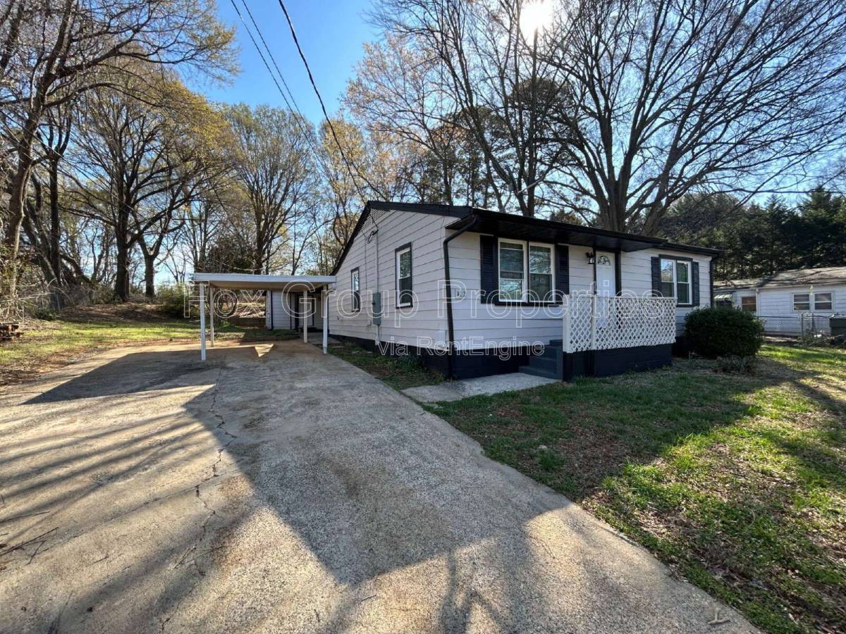 House for rent at 402 S Yates St, Gastonia, NC 28052