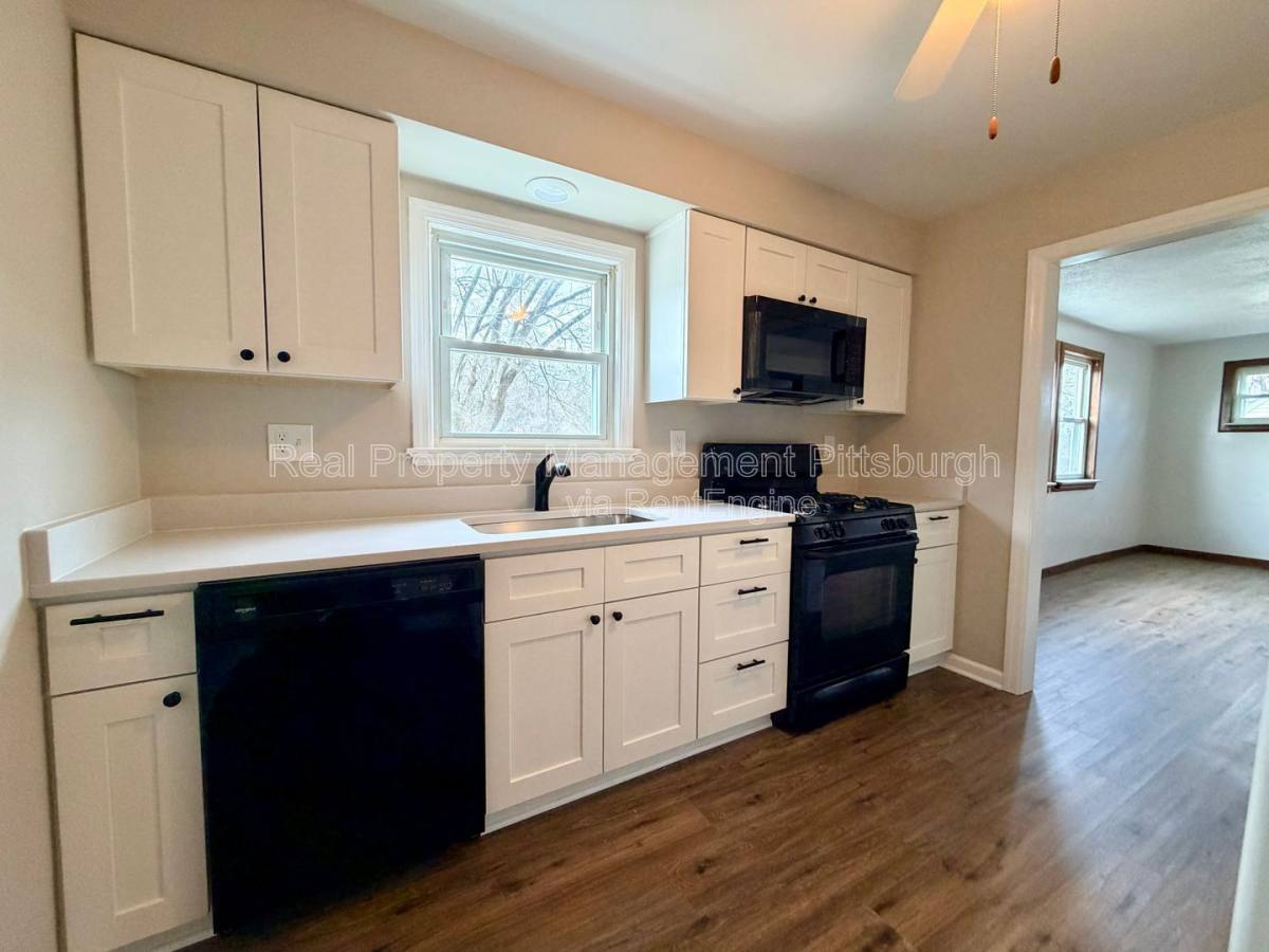 House for rent at 400 Patterson Rd, Bethel Park, PA 15102