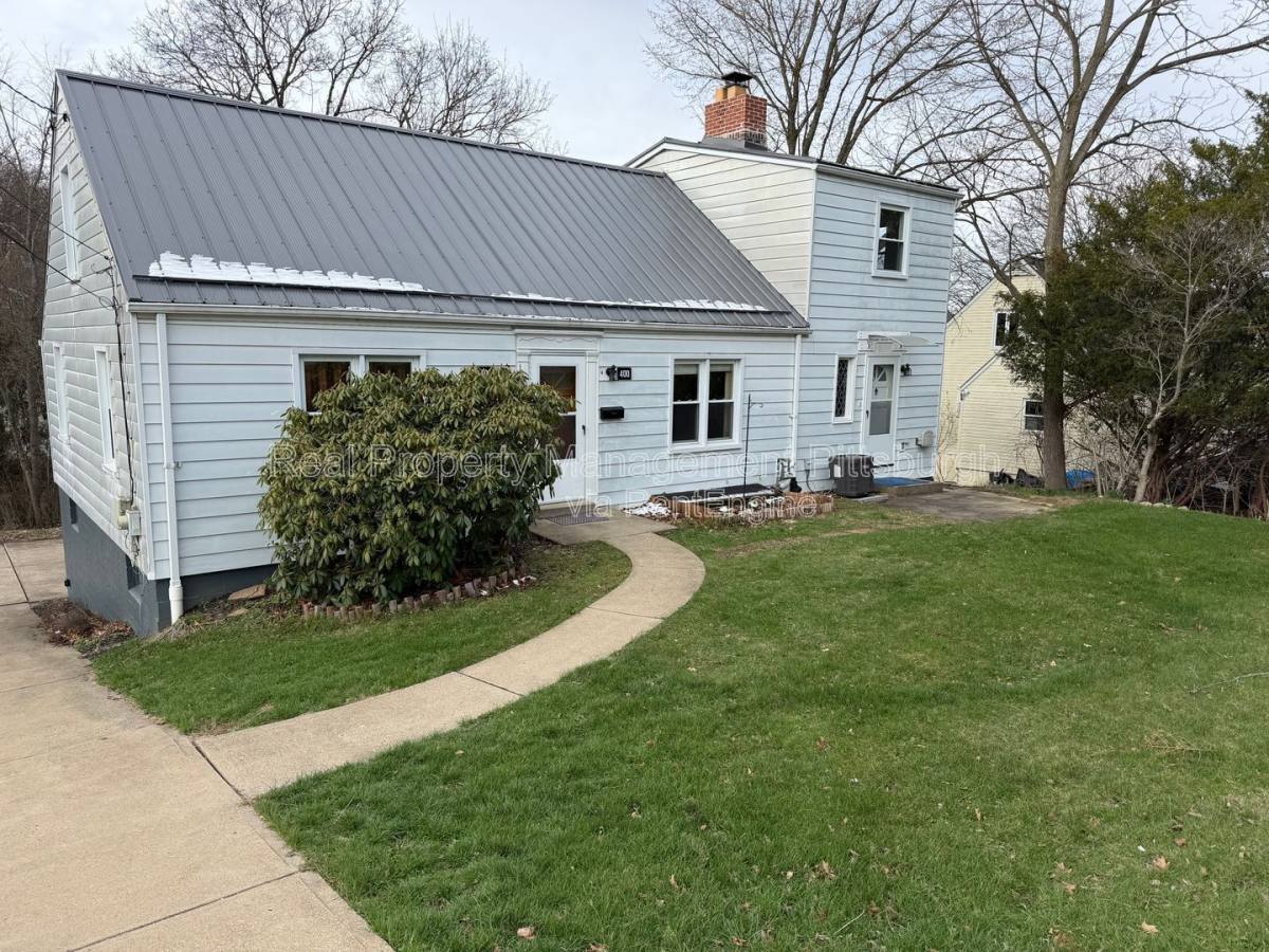 House for rent at 400 Patterson Rd, Bethel Park, PA 15102