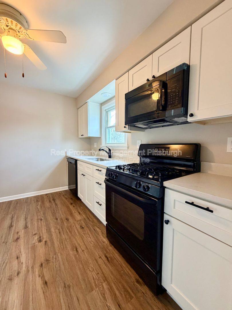 House for rent at 400 Patterson Rd, Bethel Park, PA 15102