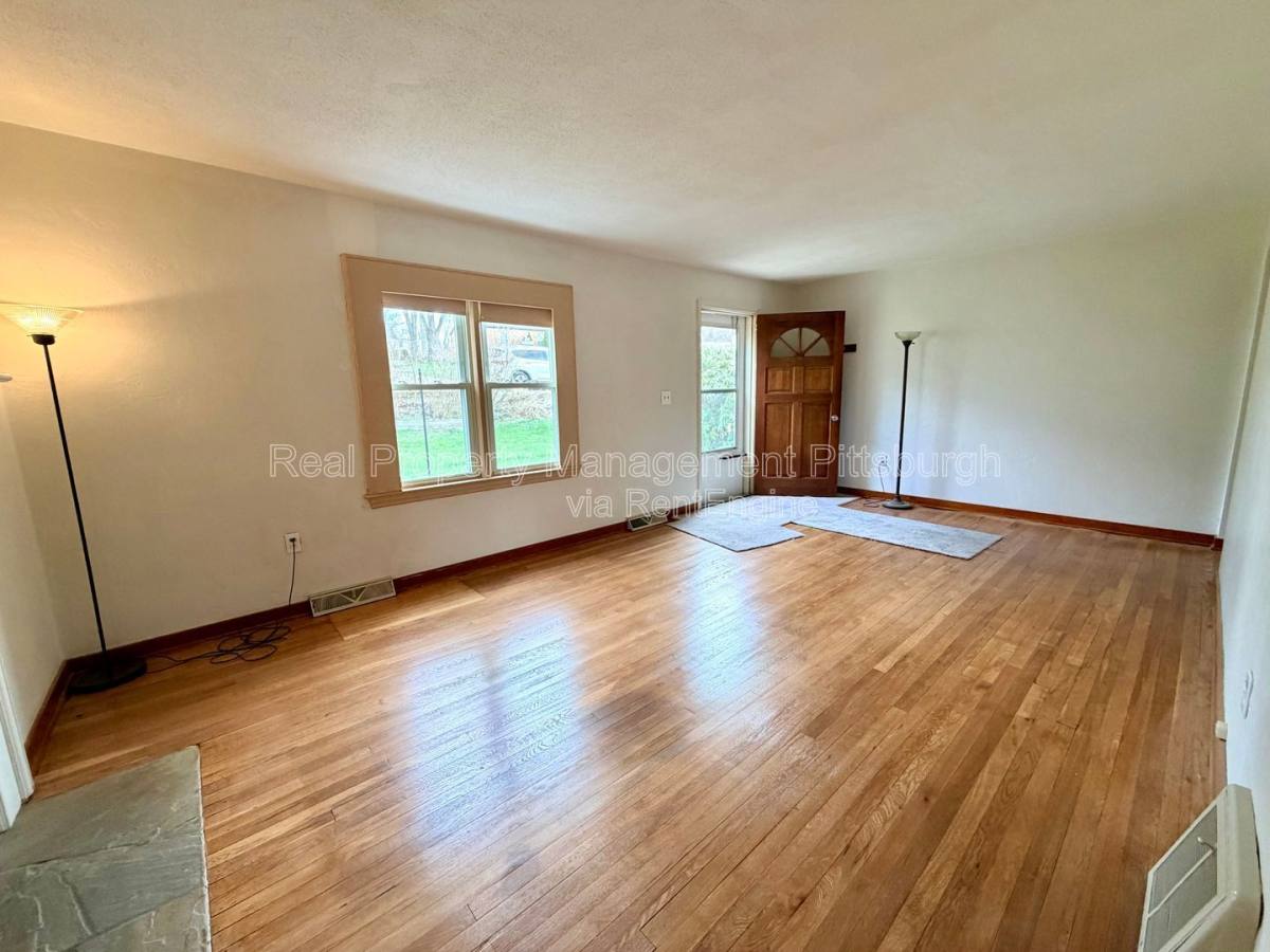 House for rent at 400 Patterson Rd, Bethel Park, PA 15102