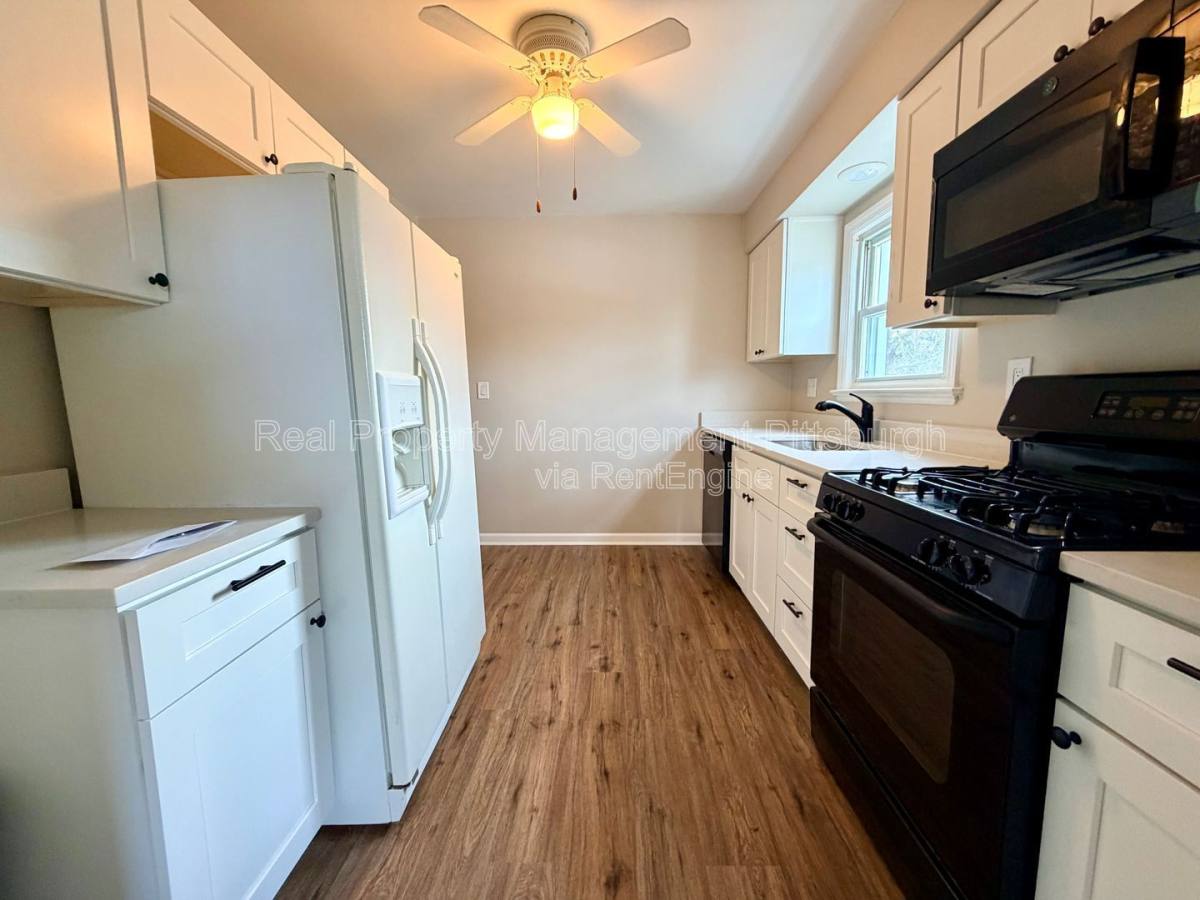 House for rent at 400 Patterson Rd, Bethel Park, PA 15102