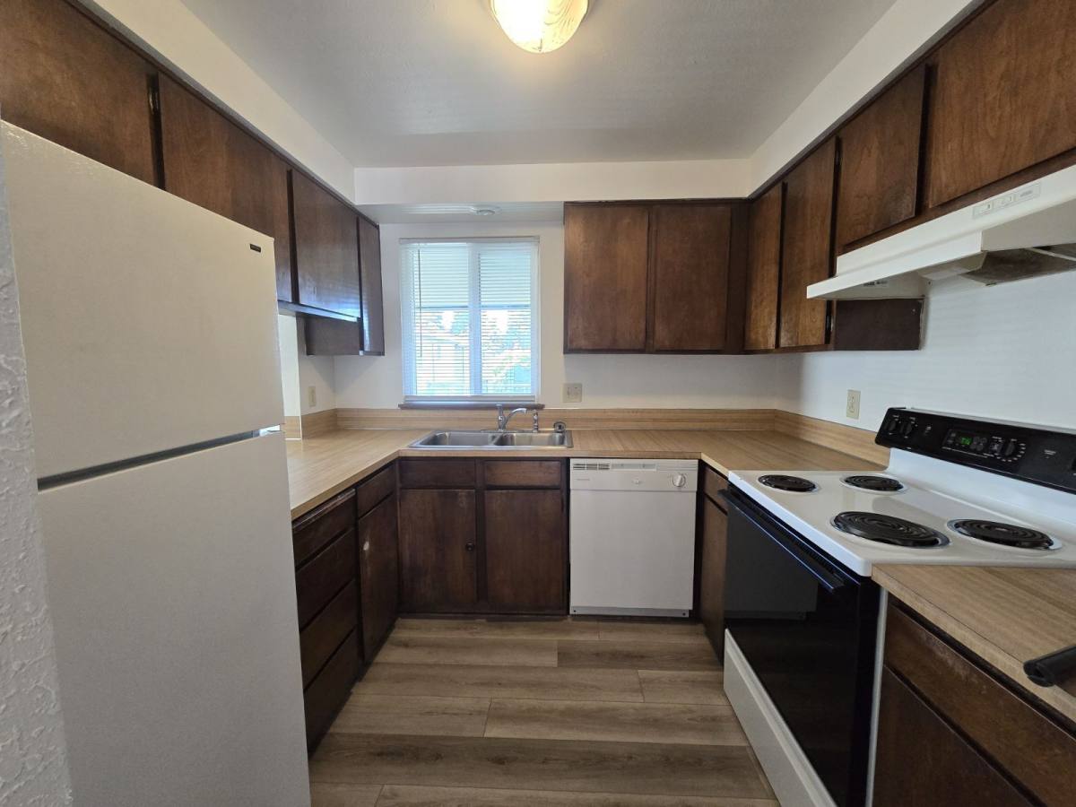 Apartment for rent at 140 NE Atkinson Court #19, Roseburg, OR 97470