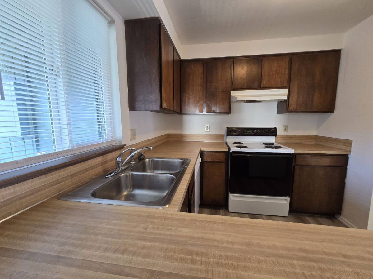 Apartment for rent at 140 NE Atkinson Court #19, Roseburg, OR 97470