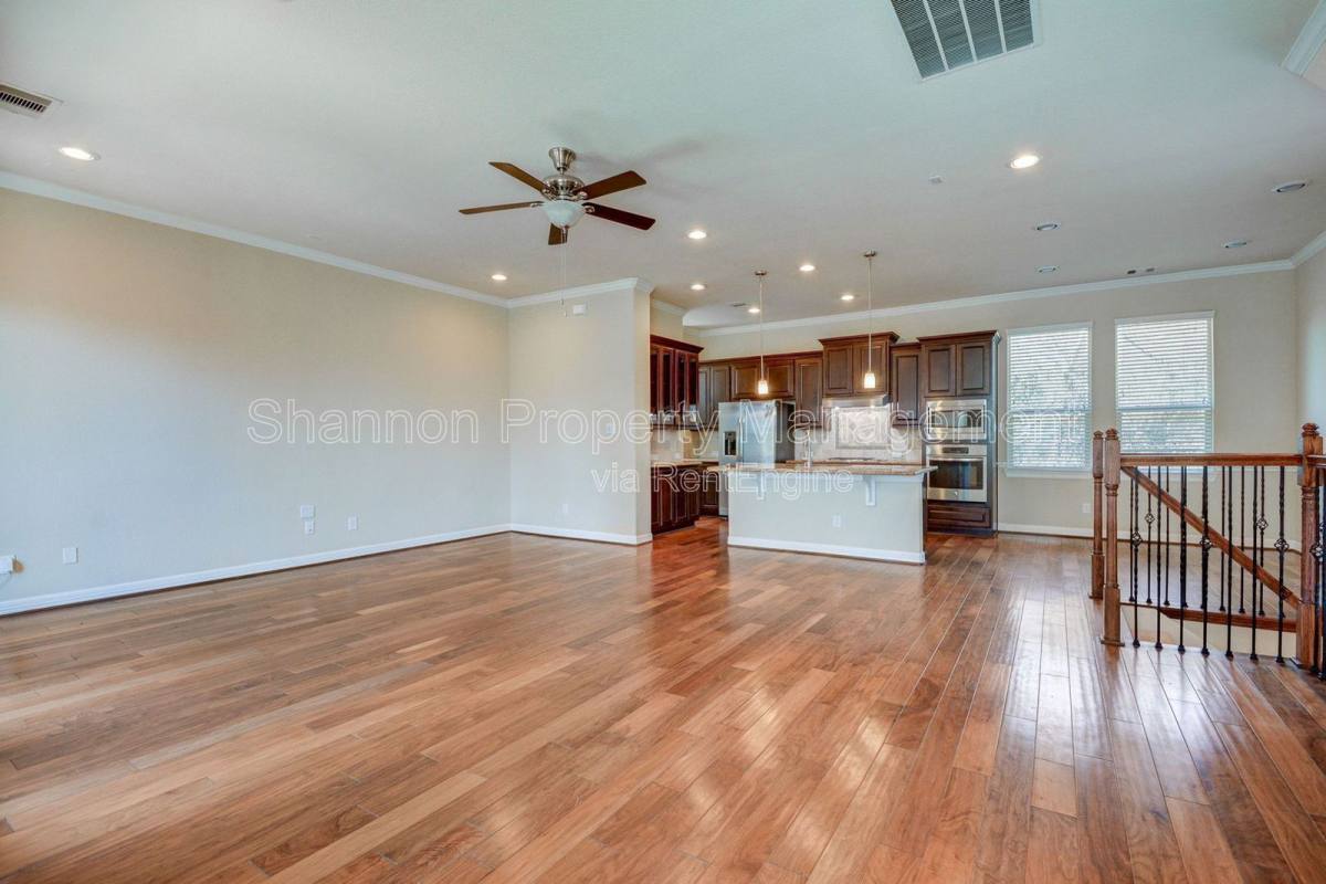 House for rent at 1423 Upland Orchard Dr, Houston, TX 77043
