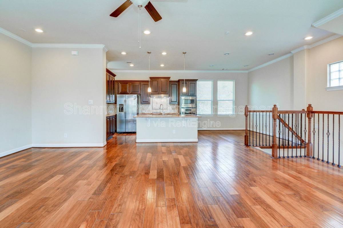 House for rent at 1423 Upland Orchard Dr, Houston, TX 77043