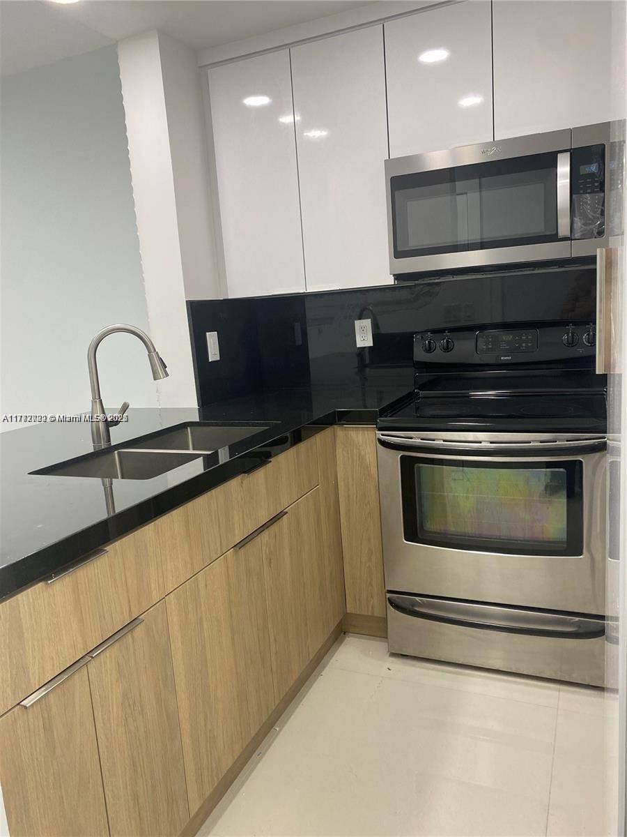 Townhouse for rent at 7991 NW 8th St, Miami, FL 33126