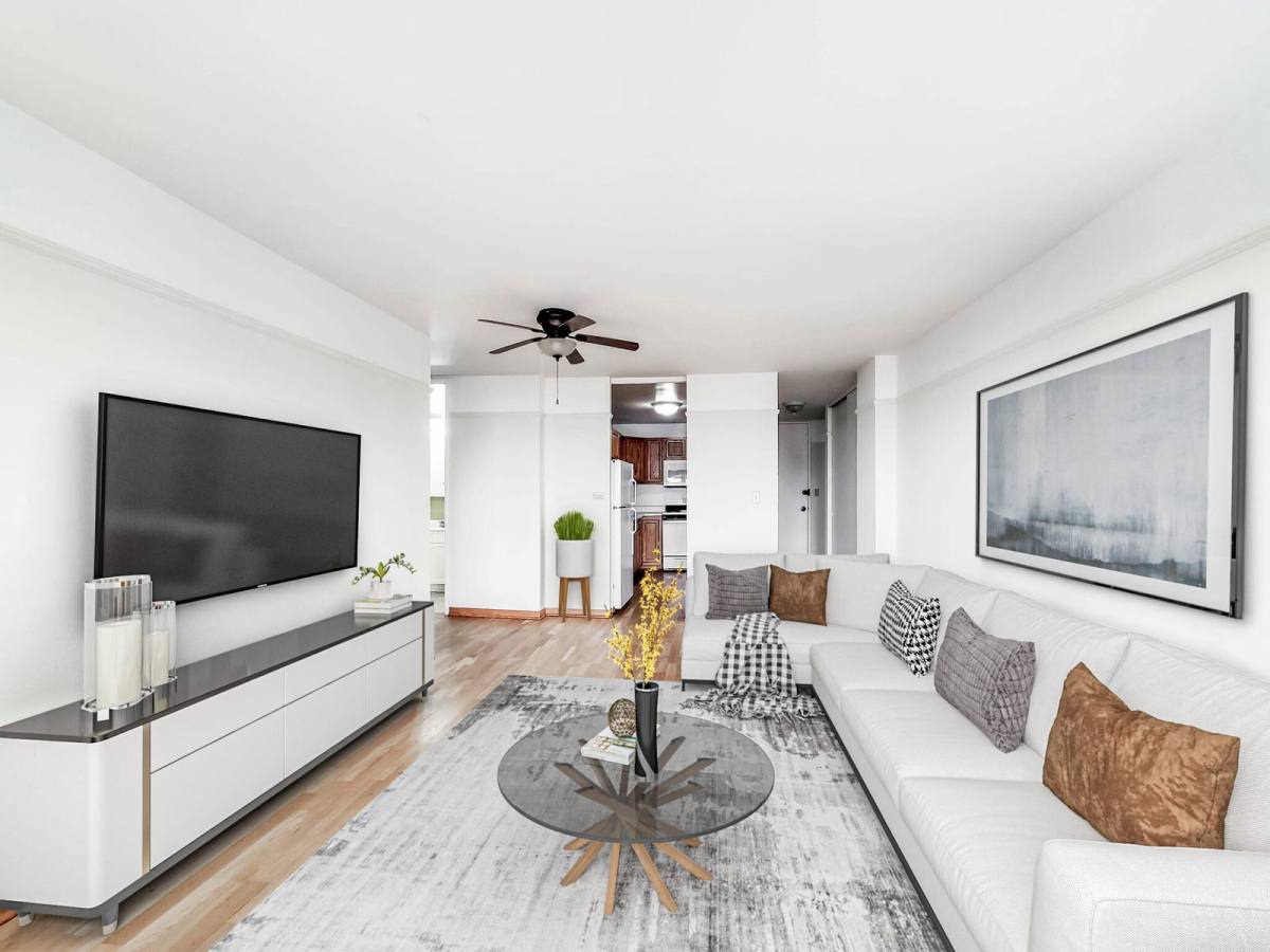 Apartment for rent at 833 W Buena Ave #401, Chicago, IL 60613