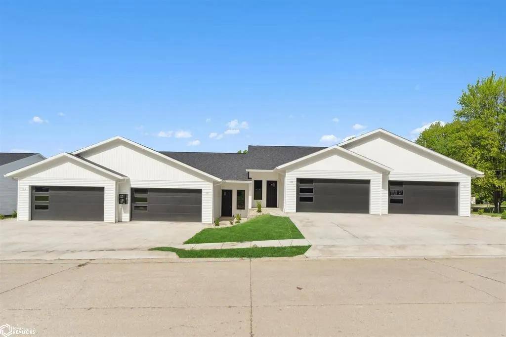 Townhouse for rent at 602 W Monroe St, Mount Pleasant, IA 52641