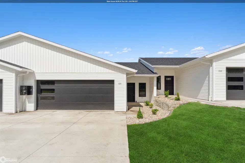 Townhouse for rent at 105 S Marion St, Mount Pleasant, IA 52641