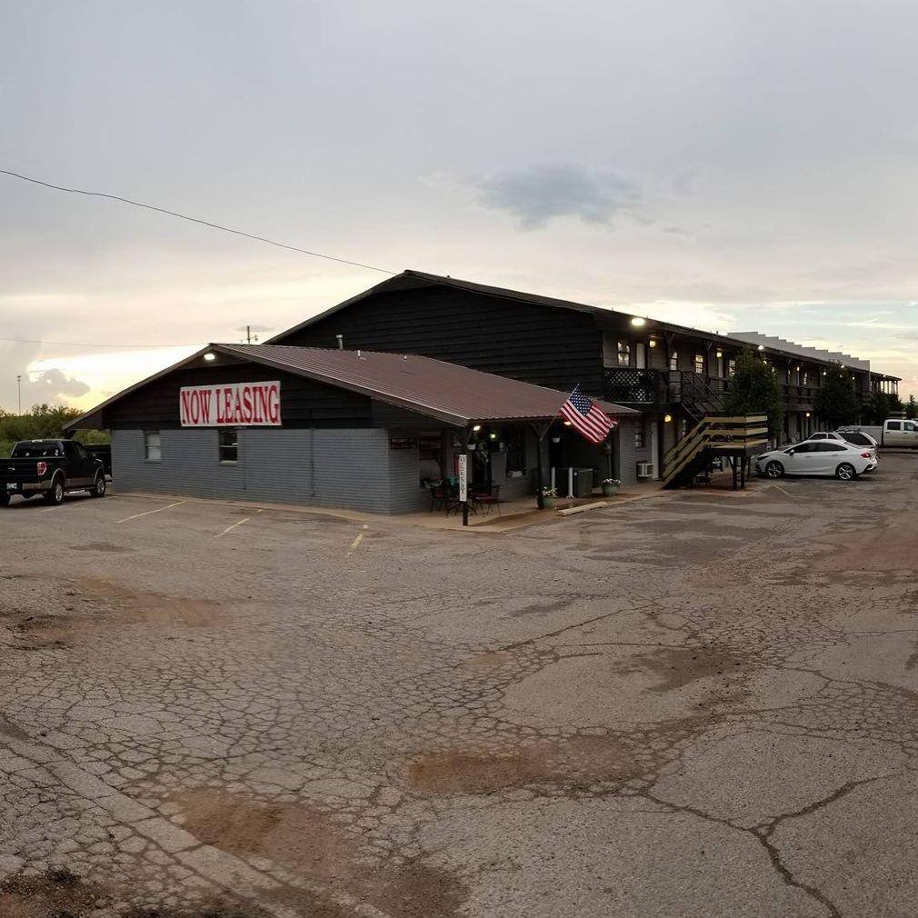 Apartment for rent at 2213 Falcon Rd, Altus, OK 73521