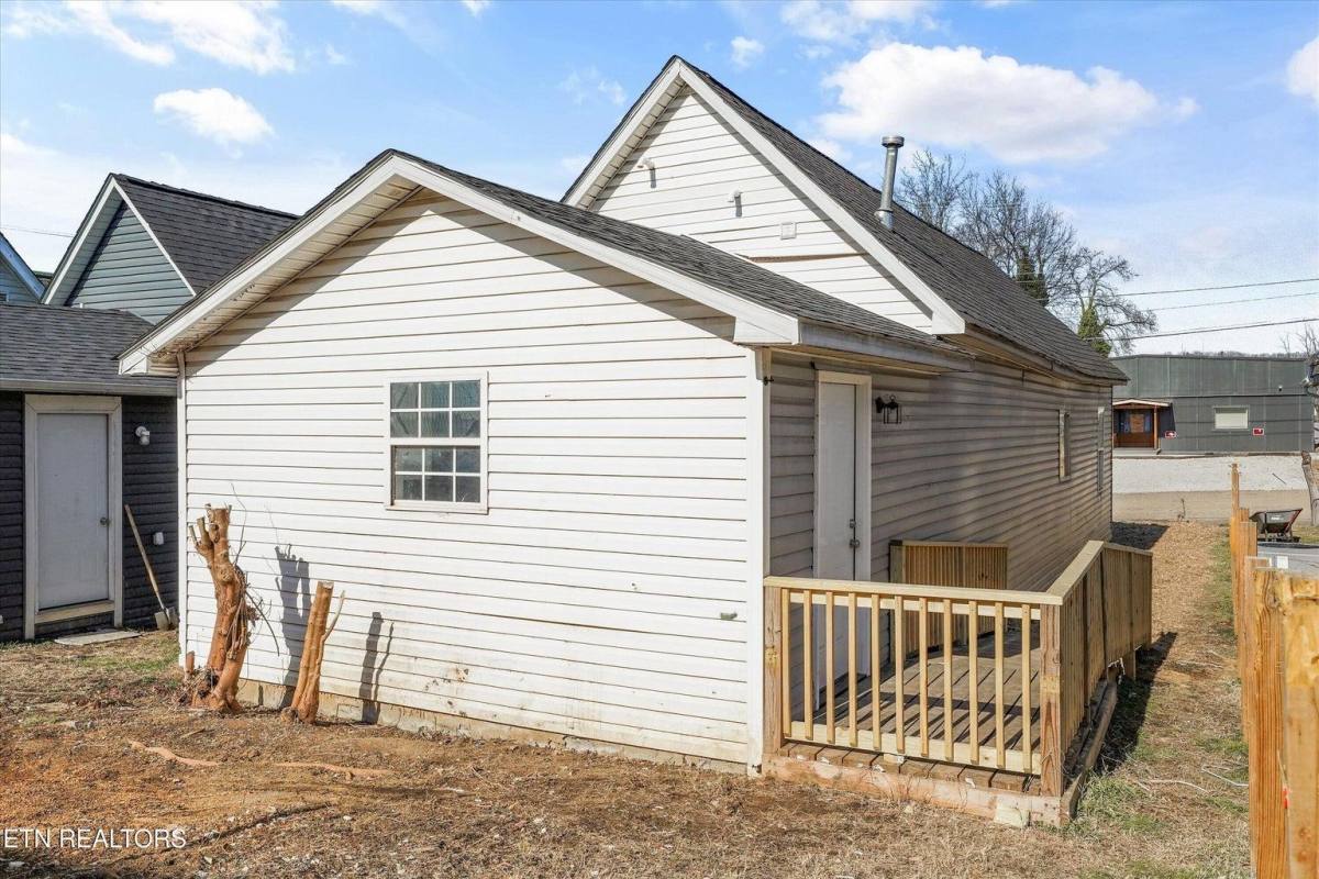 House for rent at 216 Dameron Ave, Knoxville, TN 37917