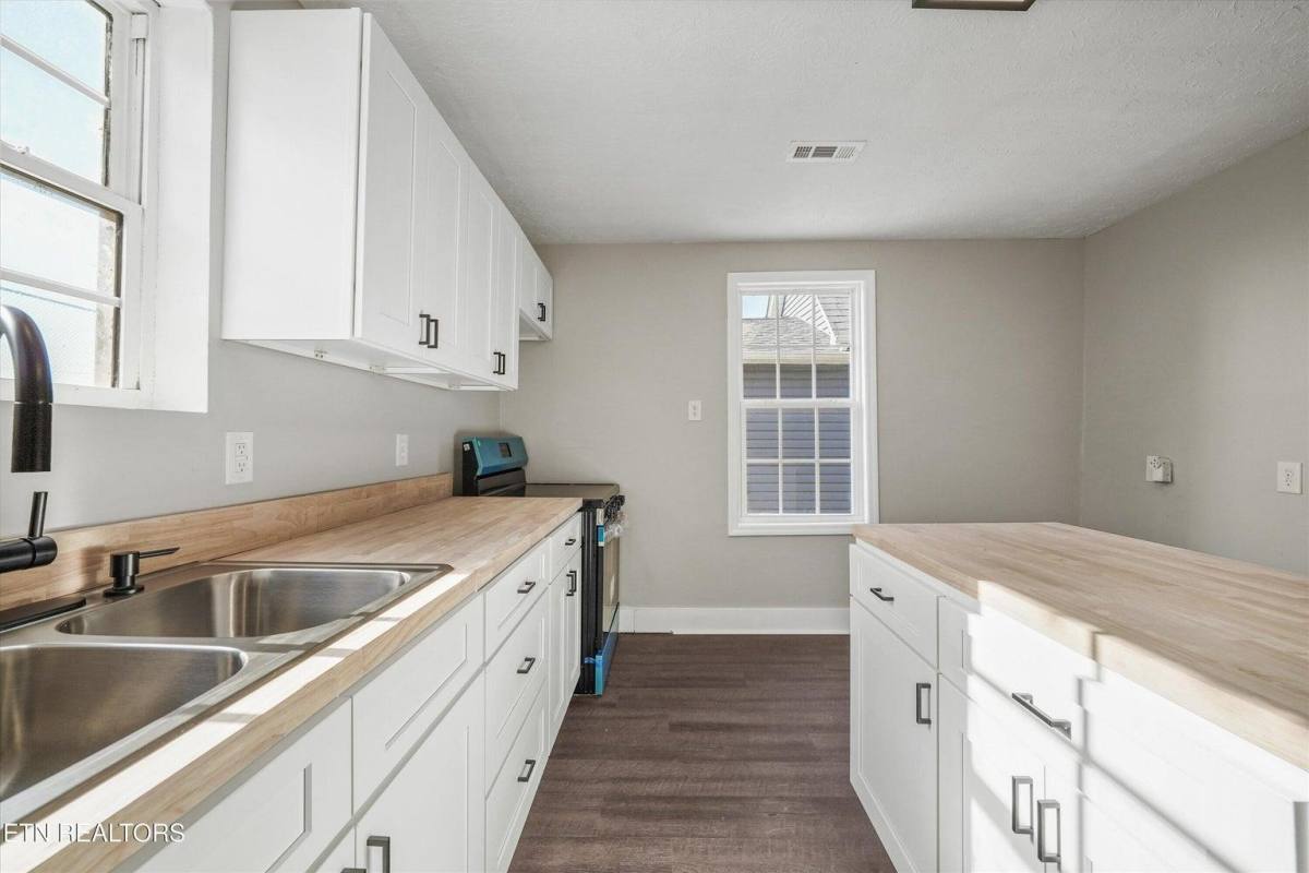 House for rent at 216 Dameron Ave, Knoxville, TN 37917