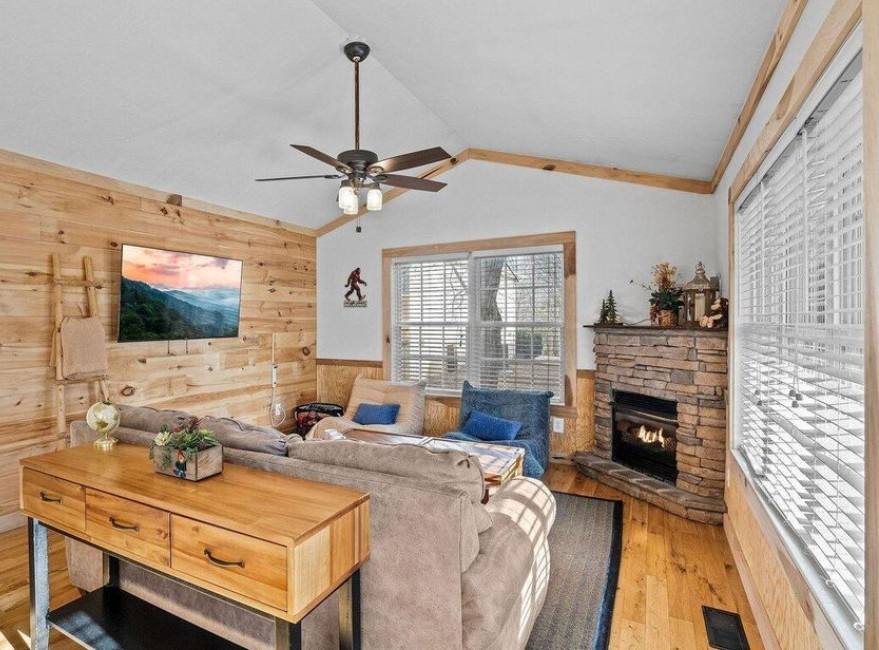 House for rent at 644 Lloyd Huskey Rd, Pigeon Forge, TN 37863