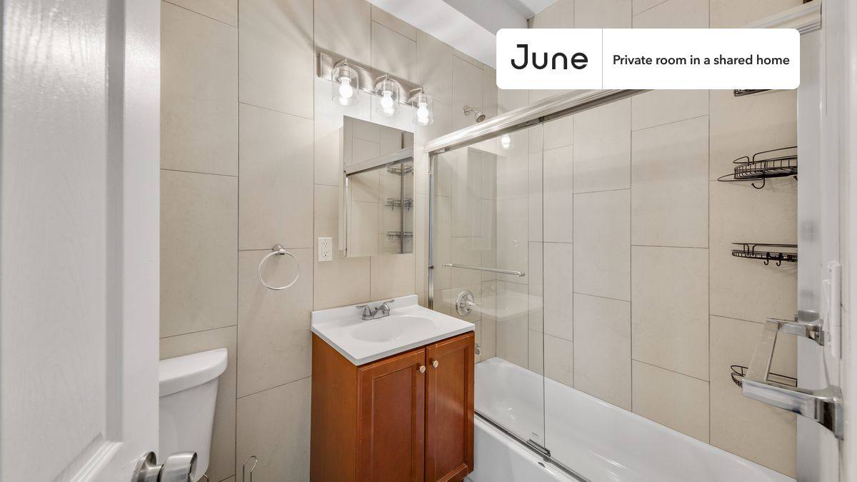 Apartment for rent at 301 E 104th St, New York, NY 10029