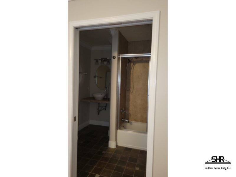 Townhouse for rent at 1010 Hayne St #2, Pensacola, FL 32501