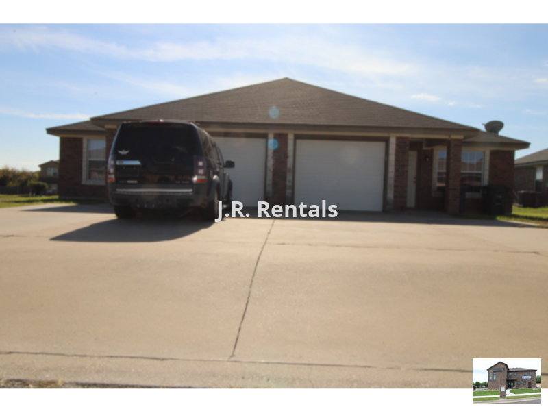 Townhouse for rent at 2915 Sunflower Trail #B, Copperas Cove, TX 76522