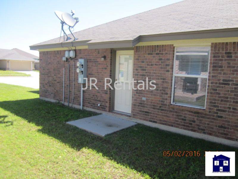 Townhouse for rent at 2915 Sunflower Trail #B, Copperas Cove, TX 76522