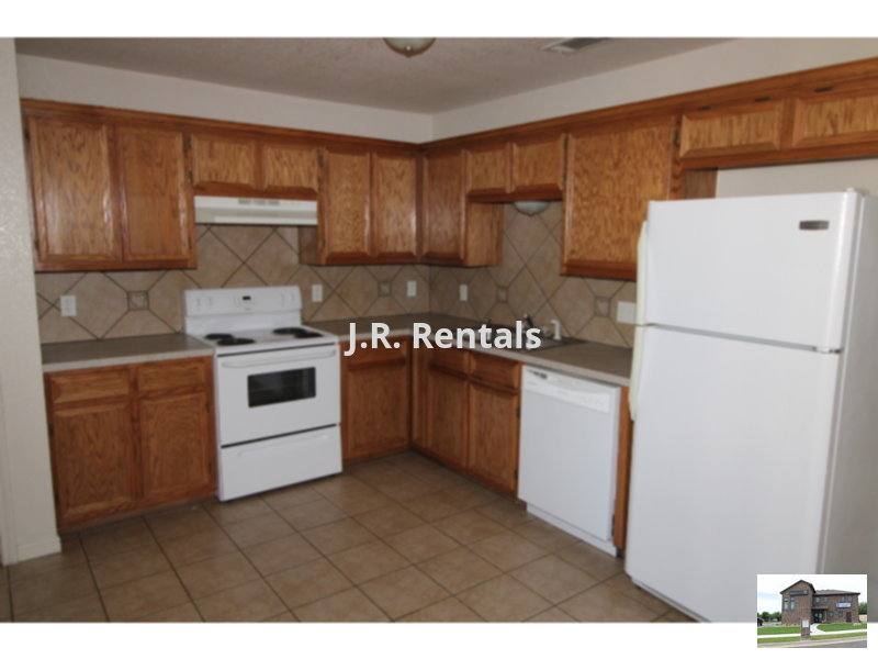 Townhouse for rent at 2915 Sunflower Trail #B, Copperas Cove, TX 76522
