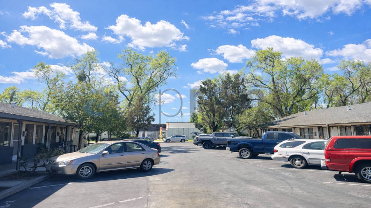 Apartment for rent at 139 W 18th St #8, Merced, CA 95340