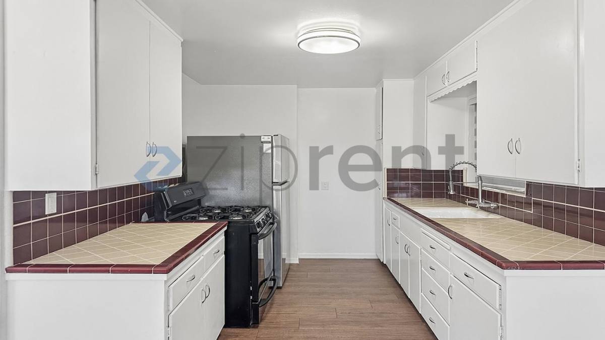 Apartment for rent at 139 W 18th St #8, Merced, CA 95340