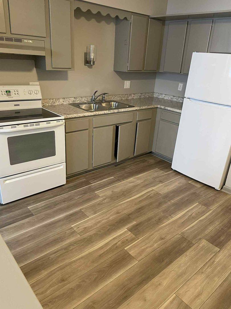 Apartment for rent at 1195 NW Aurora Ave, Des Moines, IA 50313