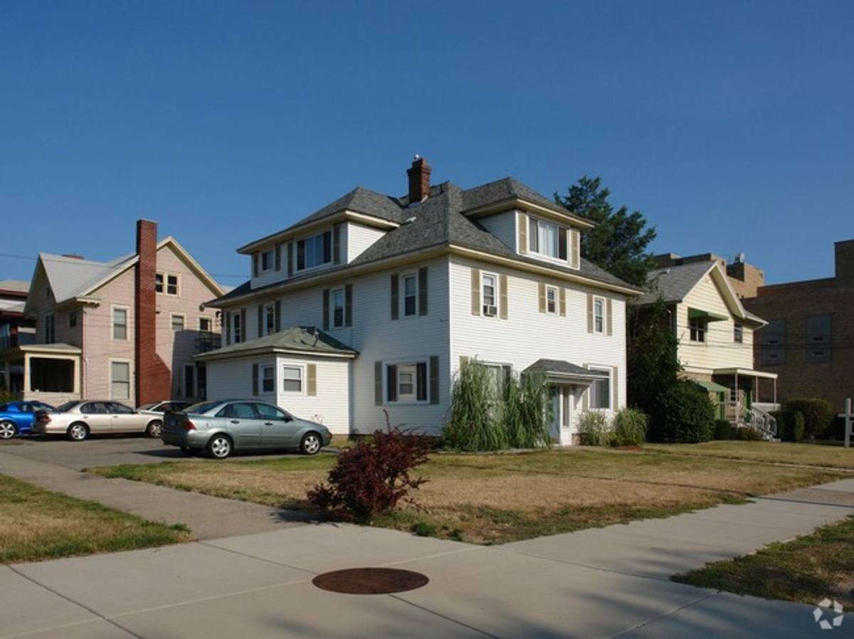 Apartment for rent at 532 Townsend St, Lansing, MI 48933