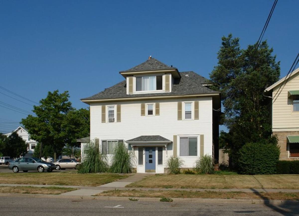 Apartment for rent at 532 Townsend St, Lansing, MI 48933