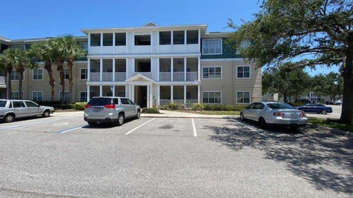 Condo for rent at 4802 51st St W, Bradenton, FL 34210