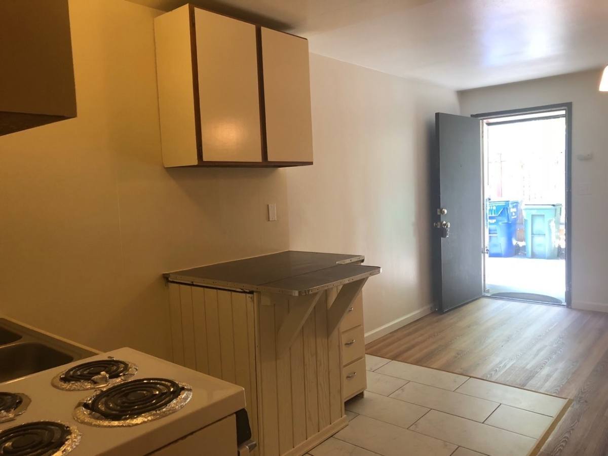 Apartment for rent at 710-7125 NE 43rd St, Seattle, WA 98105