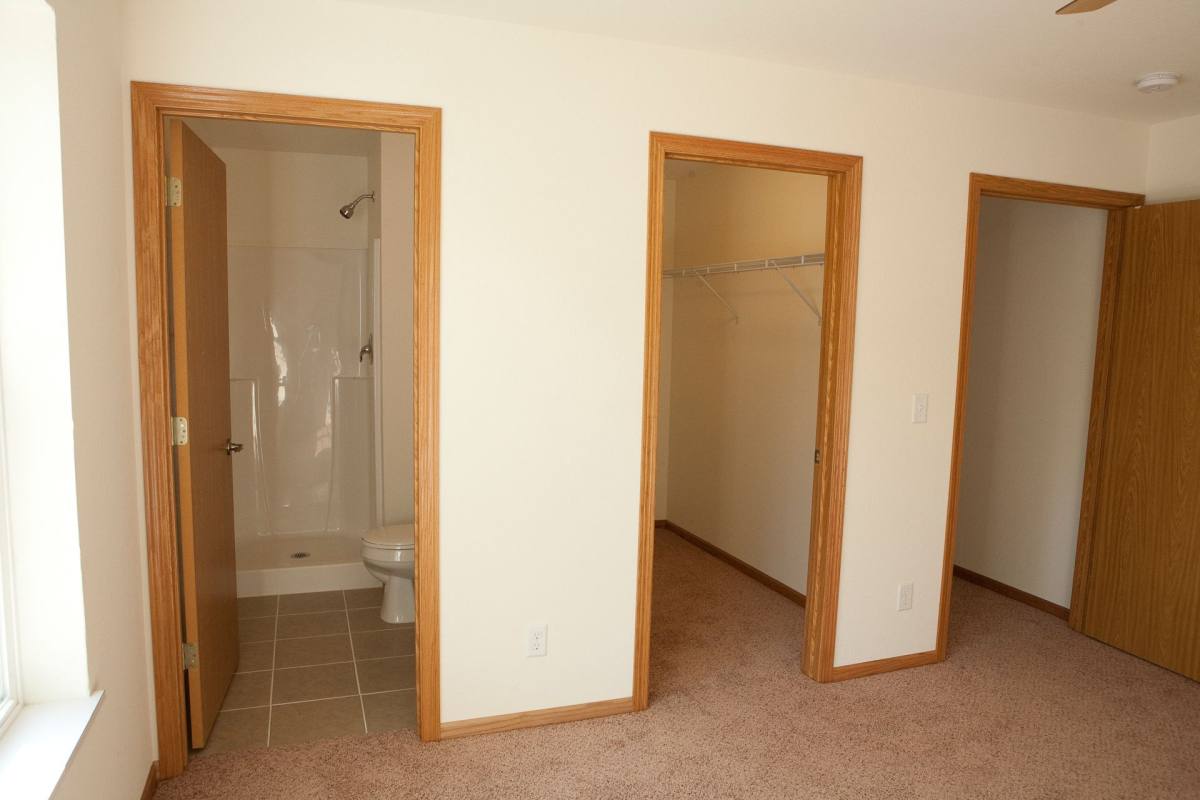 Apartment for rent at 5505 N Frostwood Parkway, Peoria, IL 61615