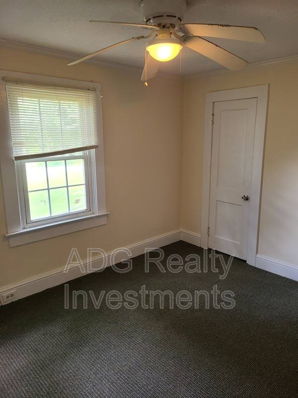 House for rent at 900 E 4th Ave, Gastonia, NC 28054