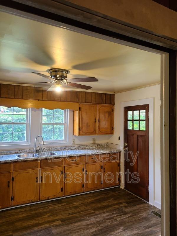 House for rent at 900 E 4th Ave, Gastonia, NC 28054