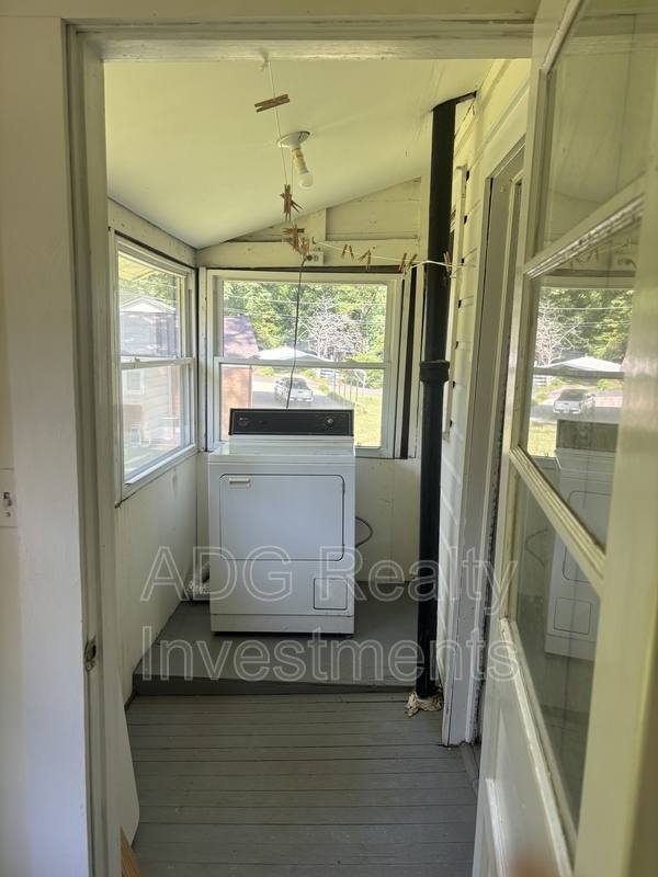 House for rent at 900 E 4th Ave, Gastonia, NC 28054