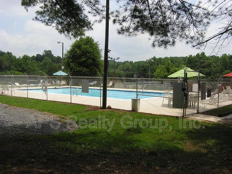 Townhouse for rent at 3771 Heathrow Dr, Winston Salem, NC 27103