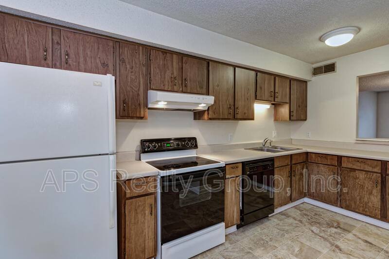 Townhouse for rent at 3771 Heathrow Dr, Winston Salem, NC 27103
