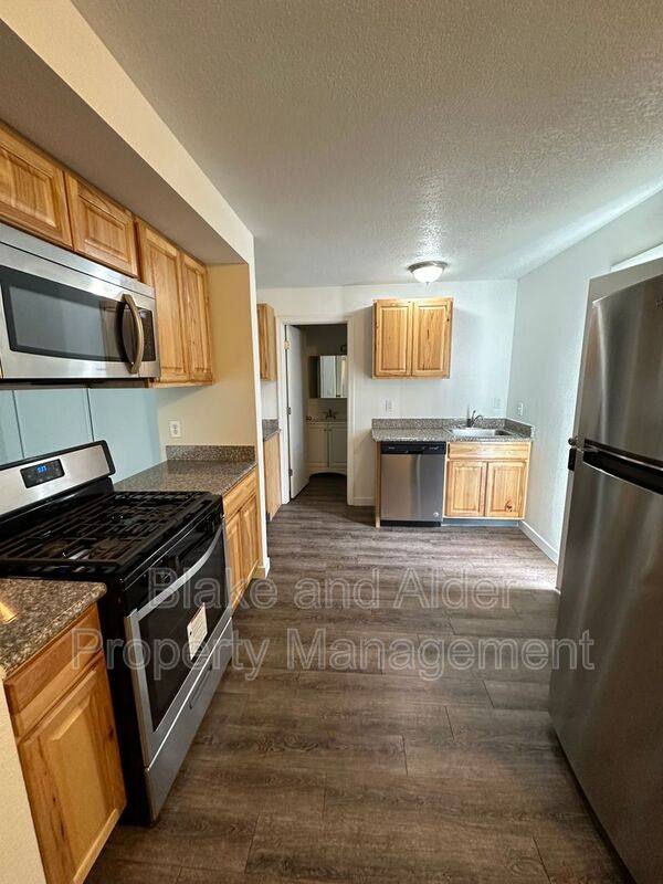 Apartment for rent at 15847 SE Stark St #66, Portland, OR 97233