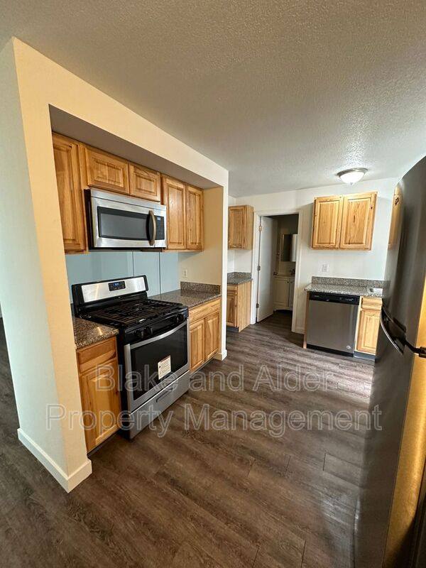 Apartment for rent at 15847 SE Stark St #66, Portland, OR 97233