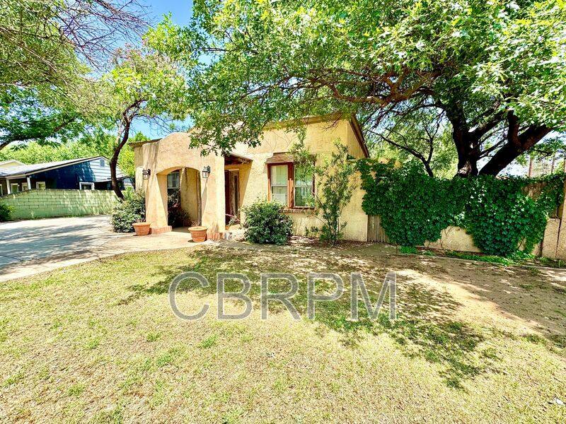 House for rent at 2702 23rd St Front, Lubbock, TX 79410