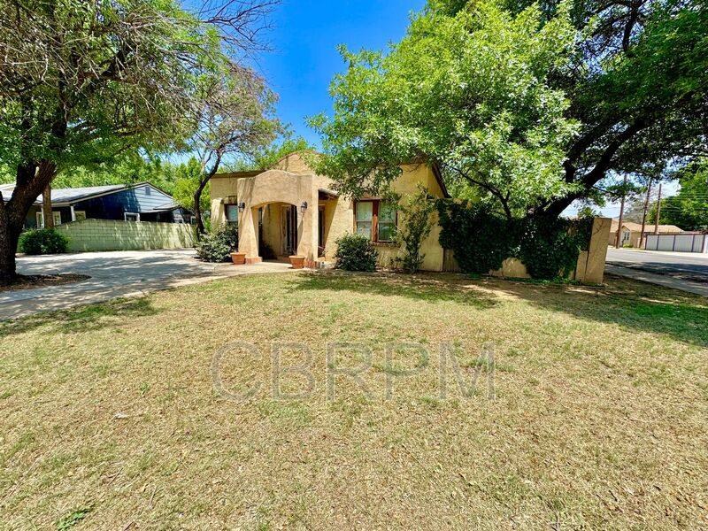 House for rent at 2702 23rd St Front, Lubbock, TX 79410