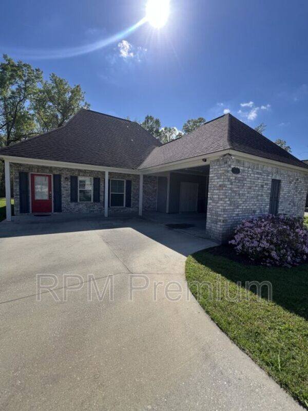 House for rent at 8614 Forestwood Ave, Baton Rouge, LA 70812