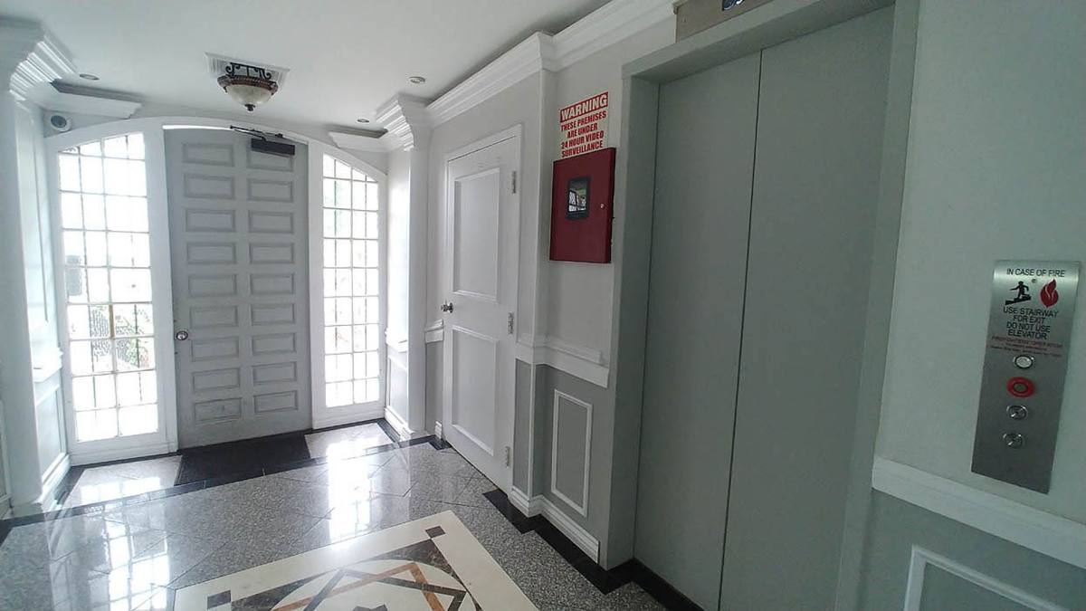 Apartment for rent at 1730 N Gramercy Place, Los Angeles, CA 90028