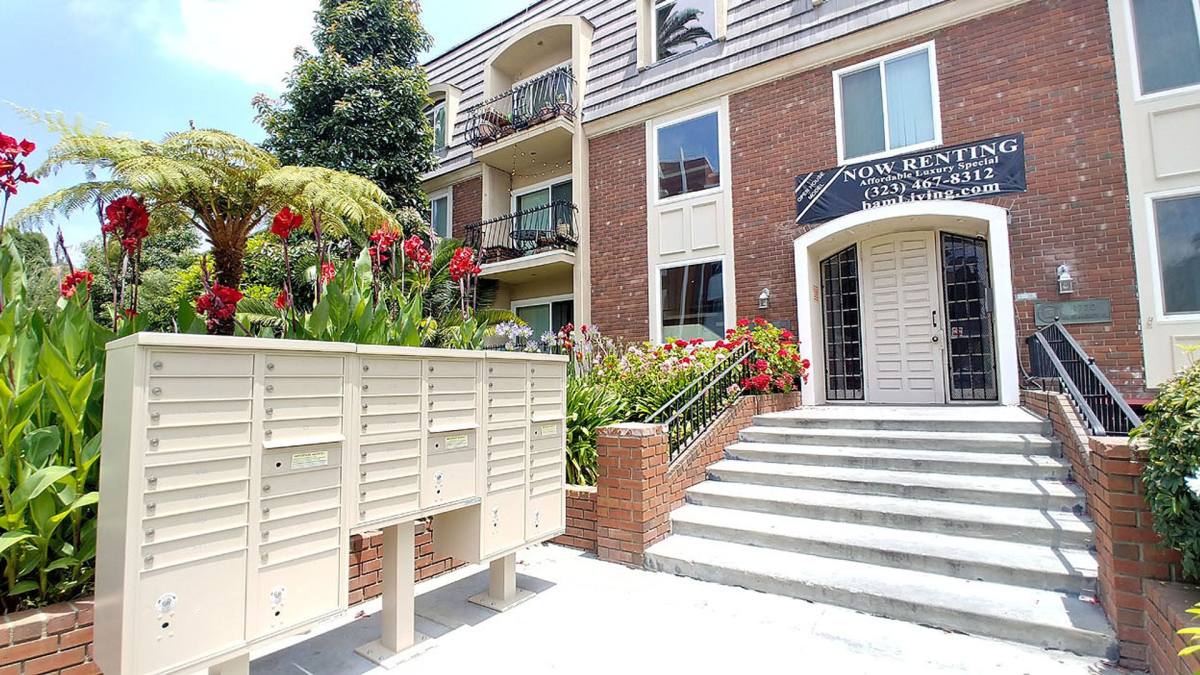 Apartment for rent at 1730 N Gramercy Place, Los Angeles, CA 90028