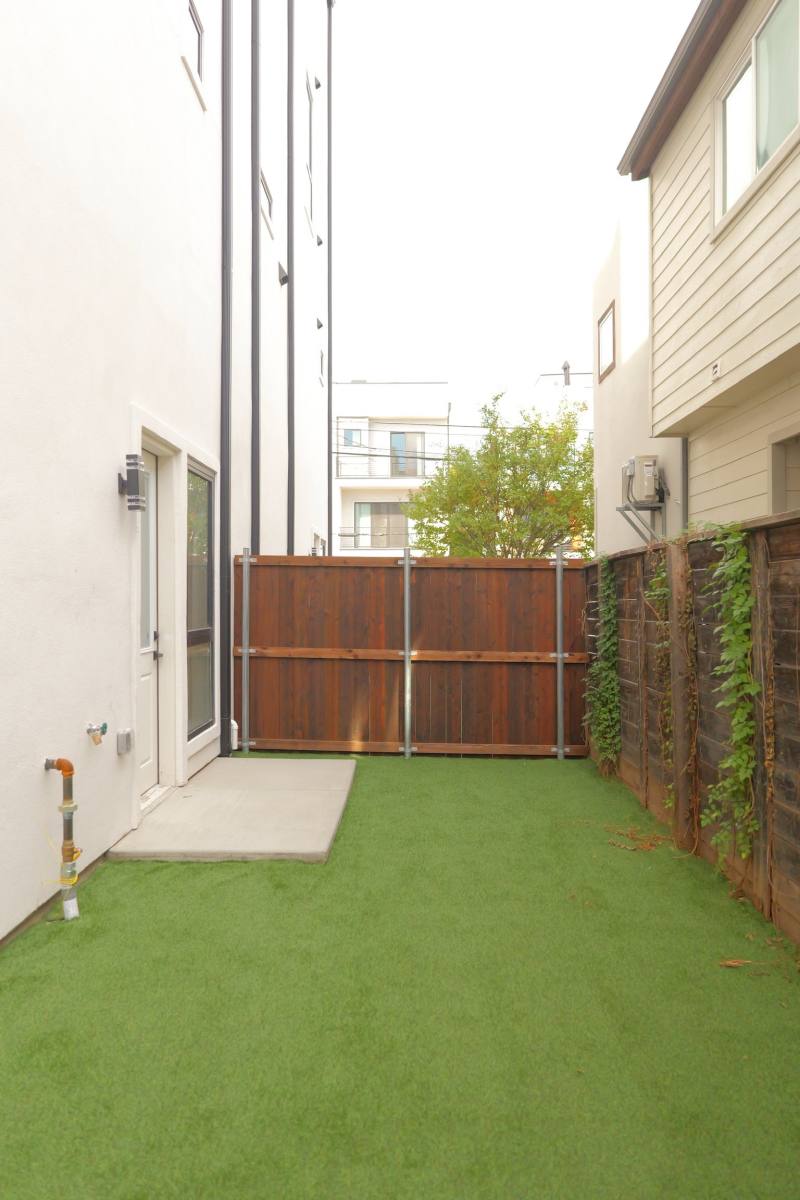 Townhouse for rent at 4200 Munger Ave #1, Dallas, TX 75204