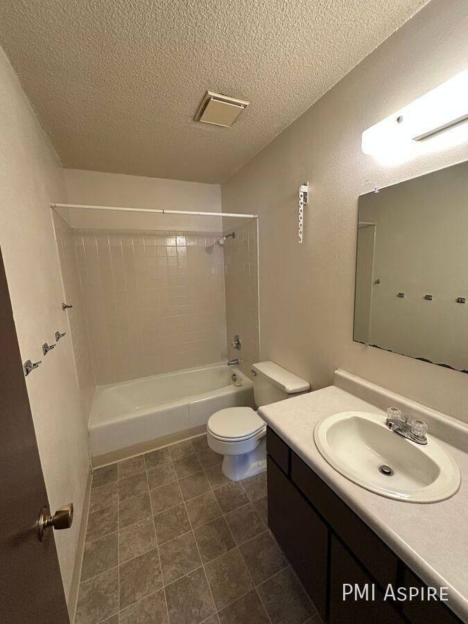 Townhouse for rent at 2031 Estes Lane #2, Longmont, CO 80501