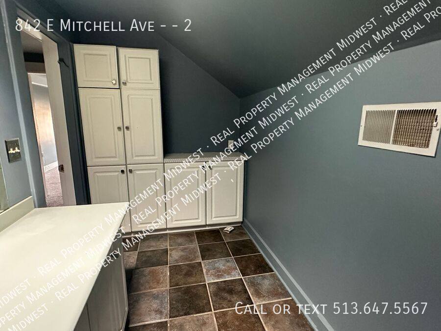 Apartment for rent at 842 E Mitchell Ave #2, Cincinnati, OH 45229
