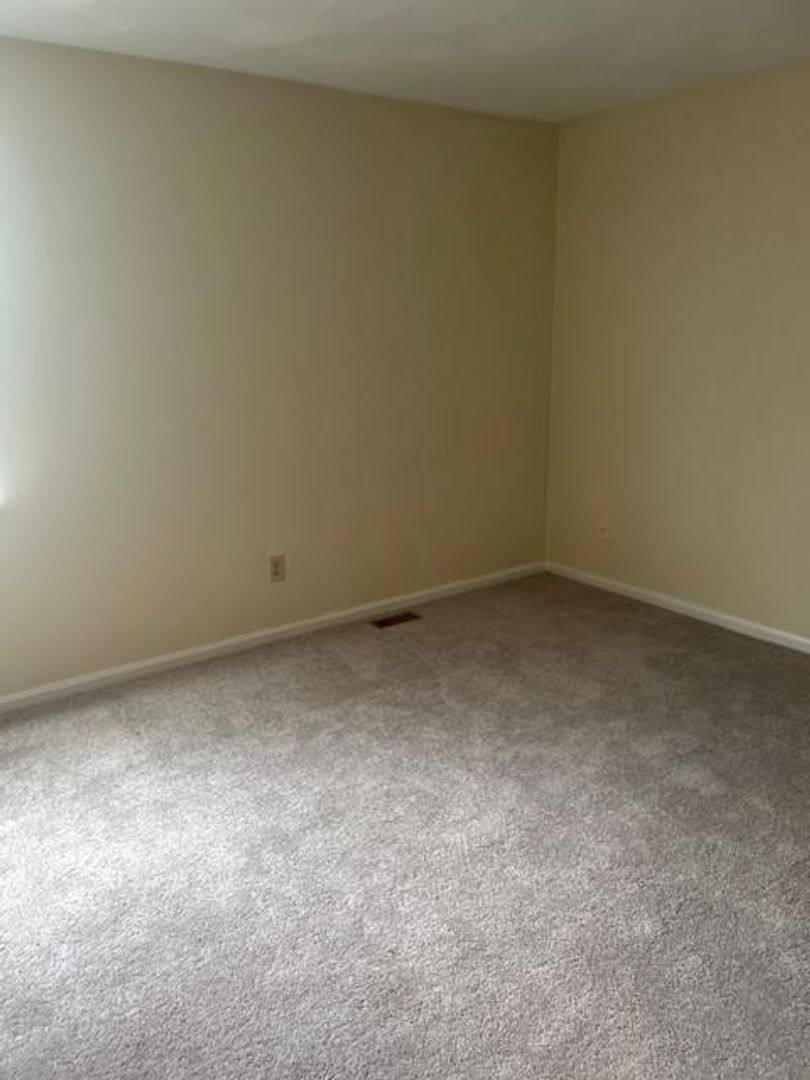 Townhouse for rent at 1828 Belleville Rd, Roanoke, VA 24015