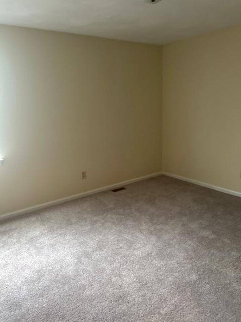 Townhouse for rent at 1828 Belleville Rd, Roanoke, VA 24015